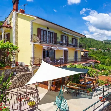 아파트 Milena 2 Opatija By Guide 로브란